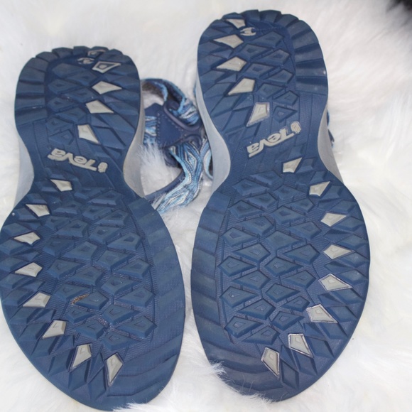 sandals - Picture 2 of 2